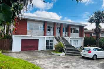 60A Te Atatu South, Te Atatu South