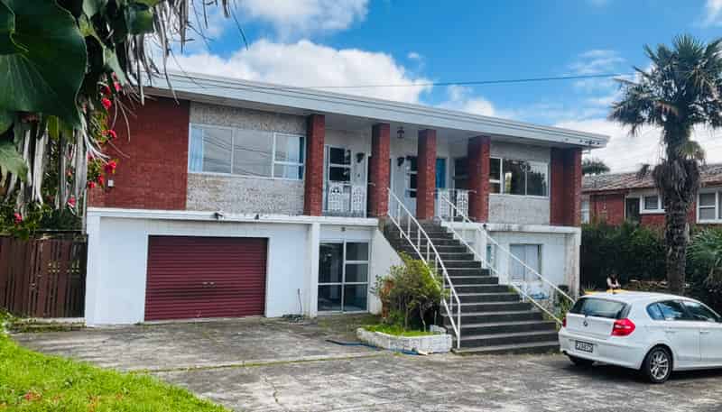60A Te Atatu South, Te Atatu South