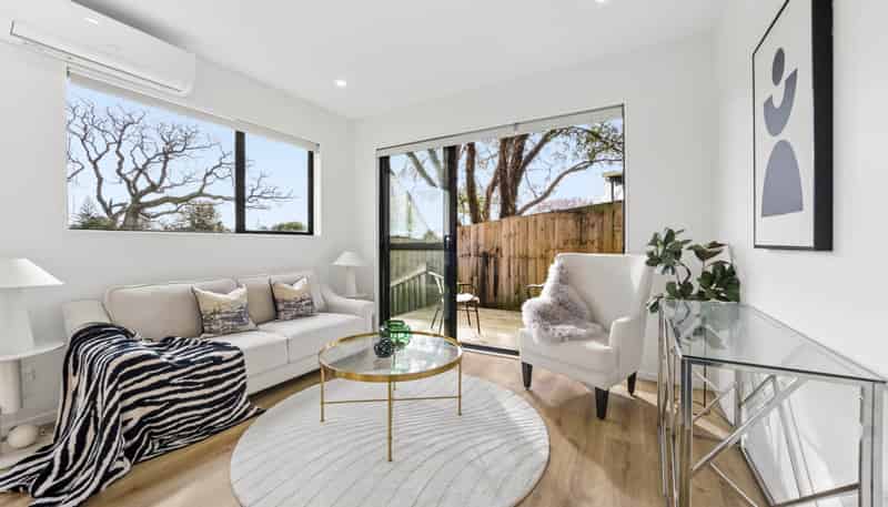 8A Hobart Crescent, Manurewa