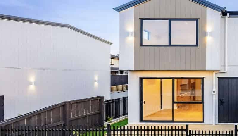 2/9 Grande Vue Road, Papatoetoe