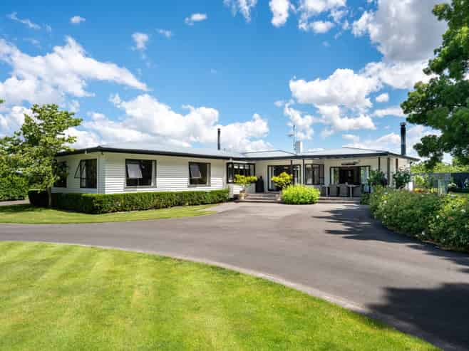 92 Hill Road, Twyford
