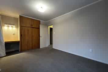 12-1054 Colombo Street, Saint Albans