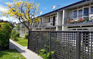 12-1054 Colombo Street, Saint Albans