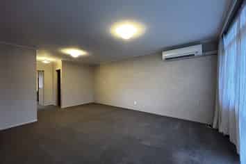 12-1054 Colombo Street, Saint Albans