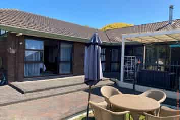 7 Kookaburra Place, Botany Downs