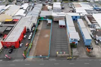 1,002m² Car Yard with Excellent Profile