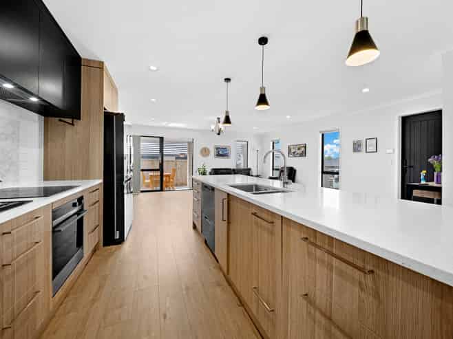 10 PIPI CRESCENT, Tuakau