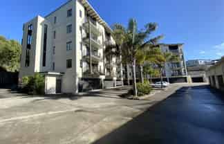 B205/525 East Coast Road, Browns Bay