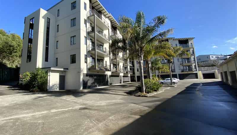 B205/525 East Coast Road, Browns Bay