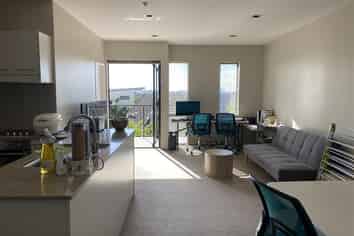 B205/525 East Coast Road, Browns Bay