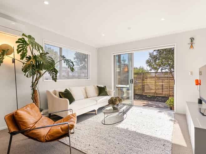 91 Glidepath Road, Hobsonville