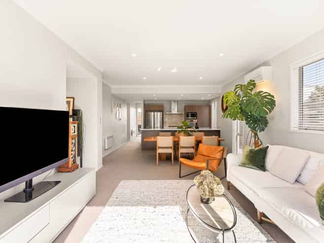 91 Glidepath Road, Hobsonville