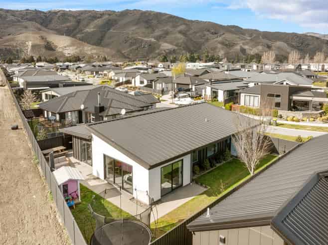 11 Kohinoor Lane, Cromwell