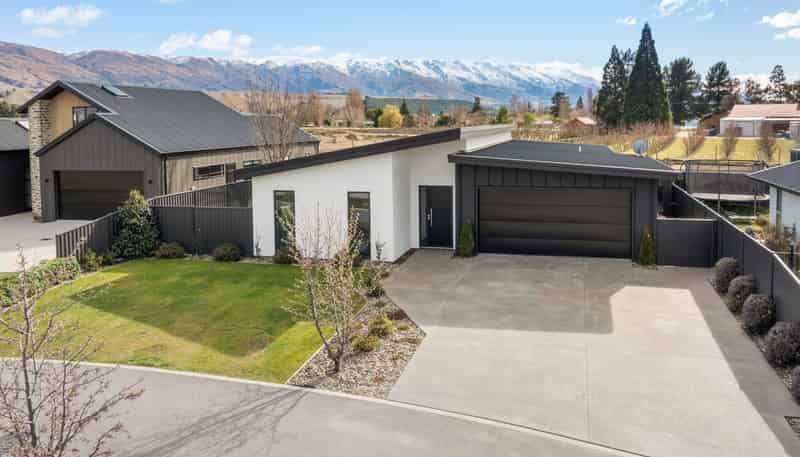 11 Kohinoor Lane, Cromwell