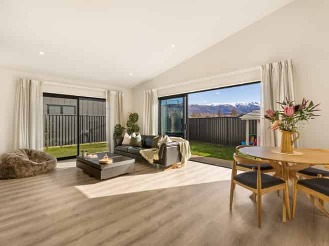 11 Kohinoor Lane, Cromwell
