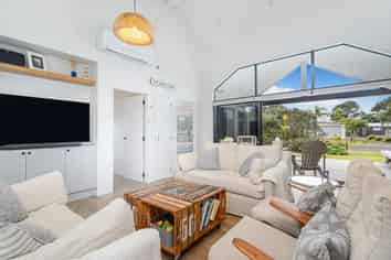 119 Sands crescent, Matarangi