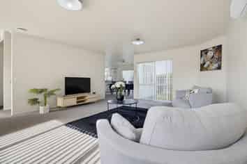 6 Rose Lane, Huntington