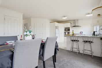 6 Rose Lane, Huntington