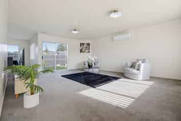 6 Rose Lane, Huntington