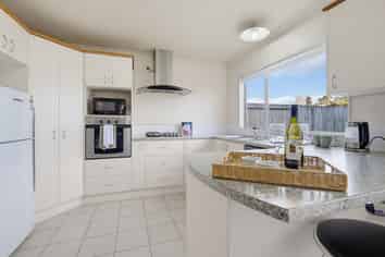 6 Rose Lane, Huntington