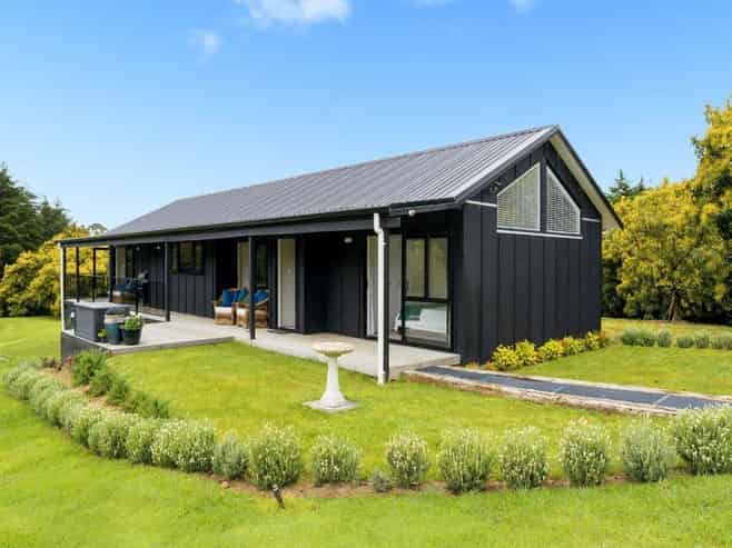 31 Old Highway, Whakamarama