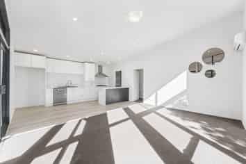 19B Stillwater Crescent, Stillwater