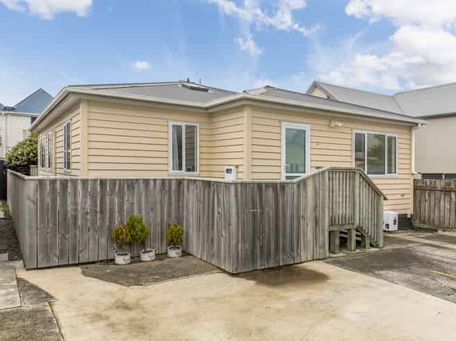 10A Stone Street, Miramar