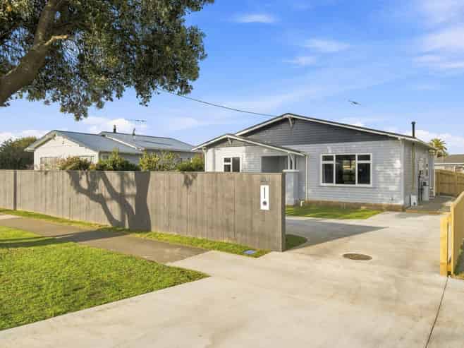 14 Moore Avenue, Tawhero