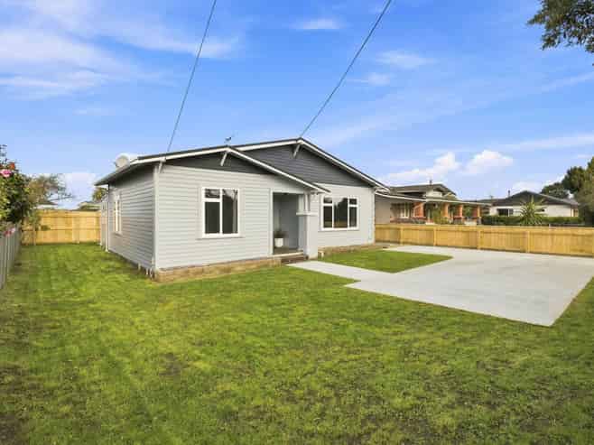14 Moore Avenue, Tawhero