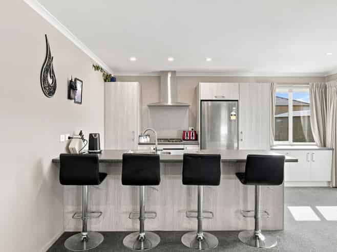 18 Simon Street, Tawhero