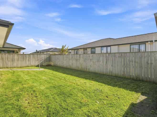 18 Simon Street, Tawhero