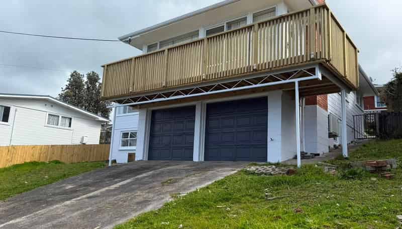 27 Chivalry Road, Glenfield