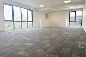 BRAND NEW 375M² HIGH QUALITY UNIT FOR URGENT SALE
