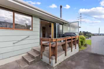 336 Whangaparaoa Road, Stanmore Bay