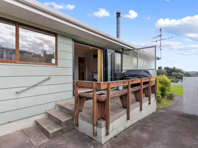 336 Whangaparaoa Road, Stanmore Bay