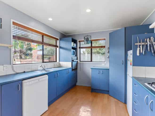 336 Whangaparaoa Road, Stanmore Bay