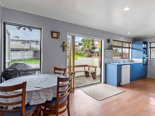 336 Whangaparaoa Road, Stanmore Bay