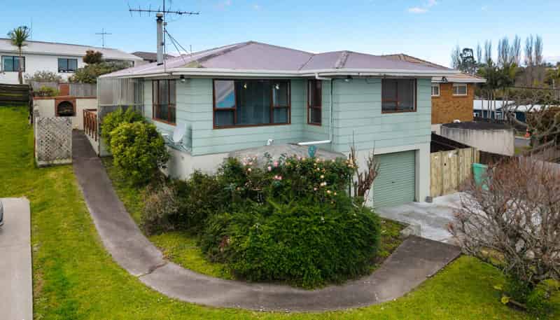 336 Whangaparaoa Road, Stanmore Bay