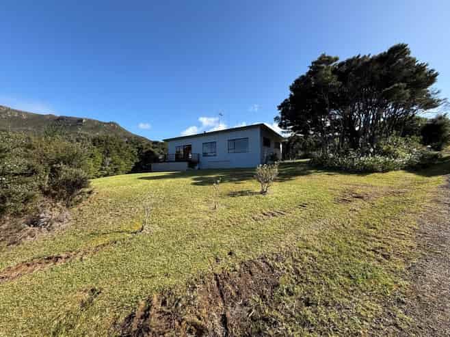 6 Iona Road, Great Barrier Island