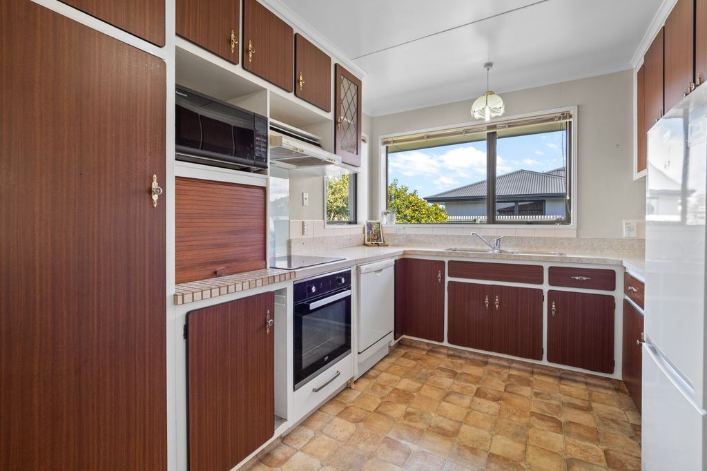 Fantastic space - three bedrooms 2