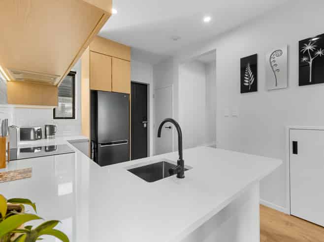 2/89 Beach Road, Te Atatu Peninsula