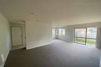 8 Jaylo Place, Mangere