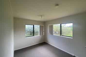 8 Jaylo Place, Mangere