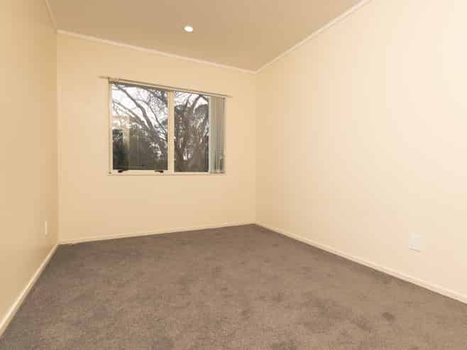 2/19 Velvet Crescent, Otara