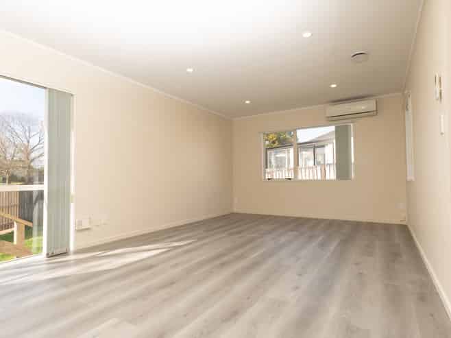 2/19 Velvet Crescent, Otara