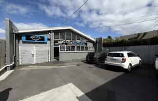 Refurbished 150sqm Warehouse + 120sqm Yard