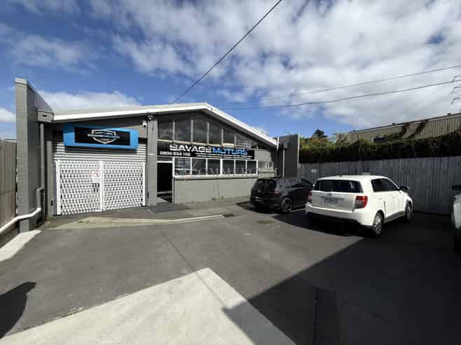 Refurbished 150sqm Warehouse + 120sqm Yard