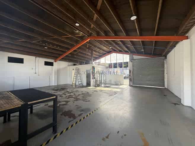 Refurbished 150sqm Warehouse + 120sqm Yard