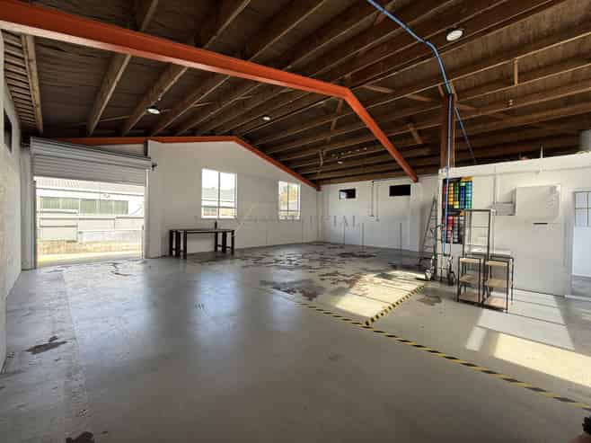 Refurbished 150sqm Warehouse + 120sqm Yard