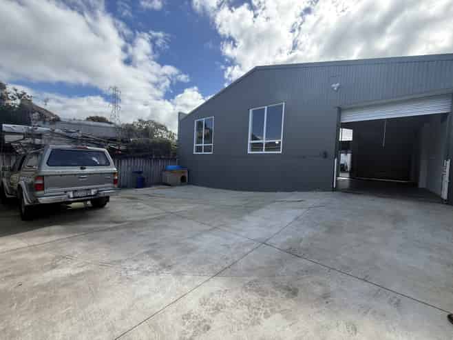 Refurbished 150sqm Warehouse + 120sqm Yard